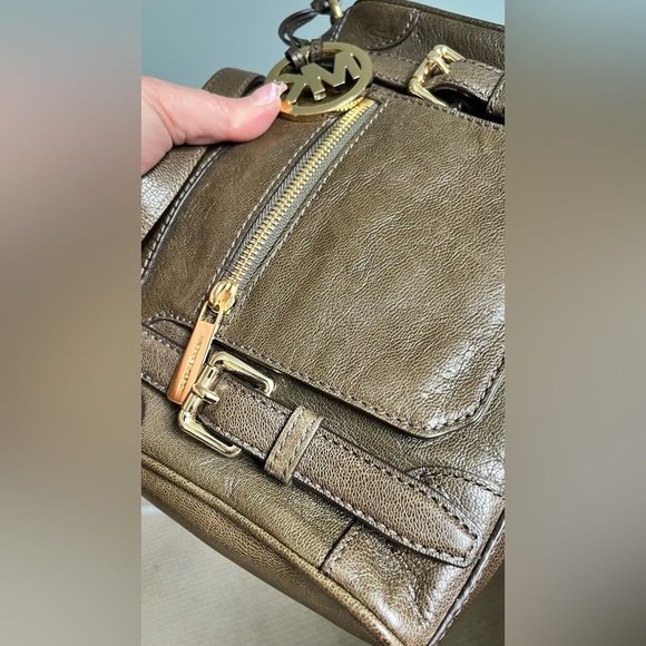 Michael Kors NWOT Leather Crossbody Bag Olive Green Gold Chain - Picture 13 of 13